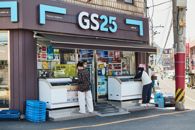 Korean Convenience Stores: The Microwave Rule, the Parasol Grey Area, and the Service Counter