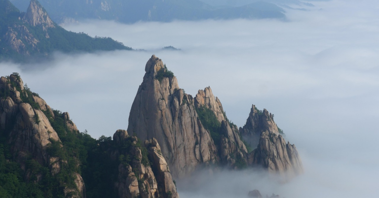 Seoraksan and Jirisan Shelter Reservations: How Korea's Lottery System Works
