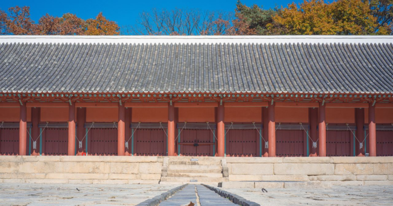How to Visit Jongmyo Shrine: Entry Rules by Day and Language